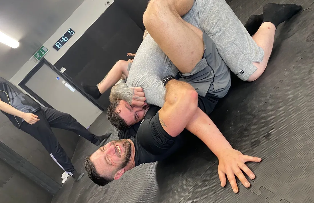 Grappling training on the mats